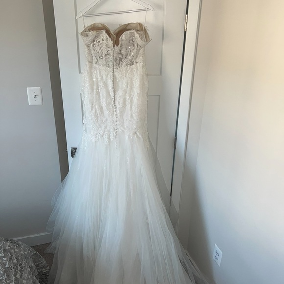 Justin Alexander Wedding Dress - Picture 4 of 6